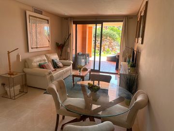 Apartament z 3 łóżkami na parterze w Soroserena, Estepona Odsprzedaż Costa Del Sol