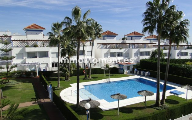 Adosado - Reventa - Estepona  - Bel Air