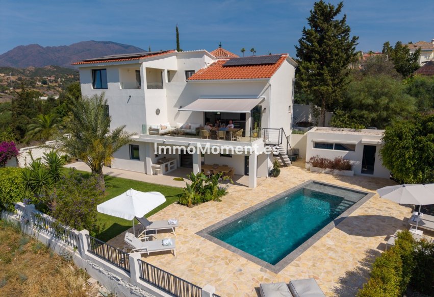 Alquiler a corto plazo - Villa independiente - Estepona  - El Padron