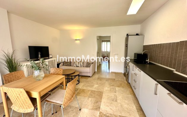 Apartamento - Alquiler a largo plazo - Estepona  - Estepona Centro