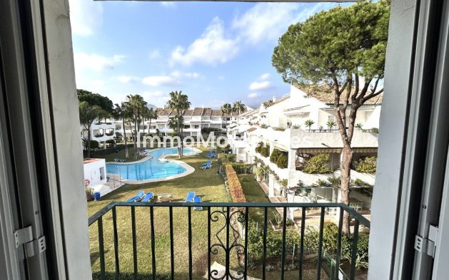 Apartamento - Reventa - Estepona  - El Presidente