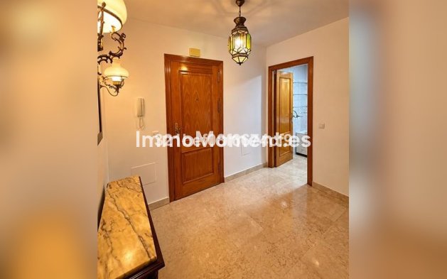 Apartamento - Reventa - Estepona  - Estepona Centro