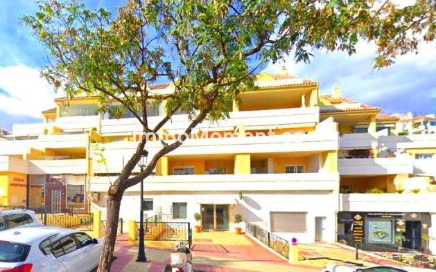 Apartamento - Reventa - Estepona  - Estepona Centro