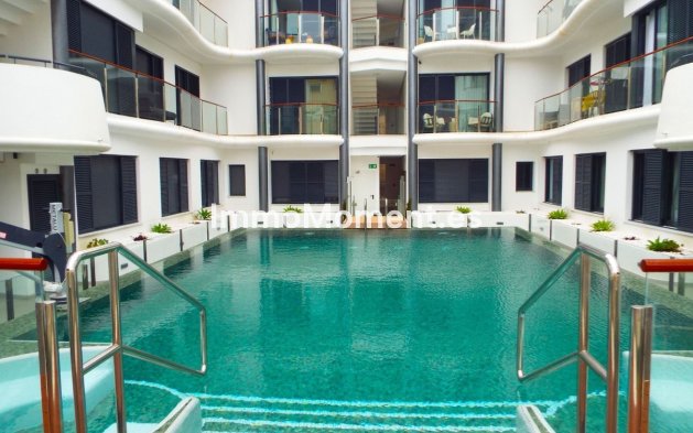 Apartamento - Reventa - Estepona  - Estepona Centro