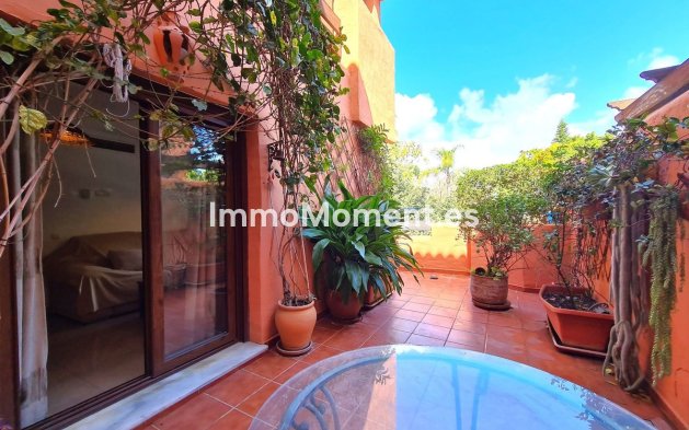 Apartamento - Reventa - Estepona  - Estepona Centro