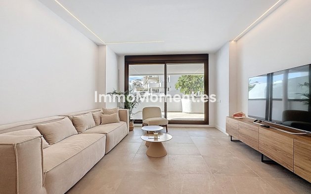 Apartamento - Reventa - Estepona  - Estepona Centro