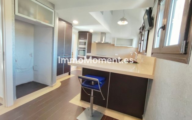 Apartamento - Reventa - Estepona  - Estepona Centro