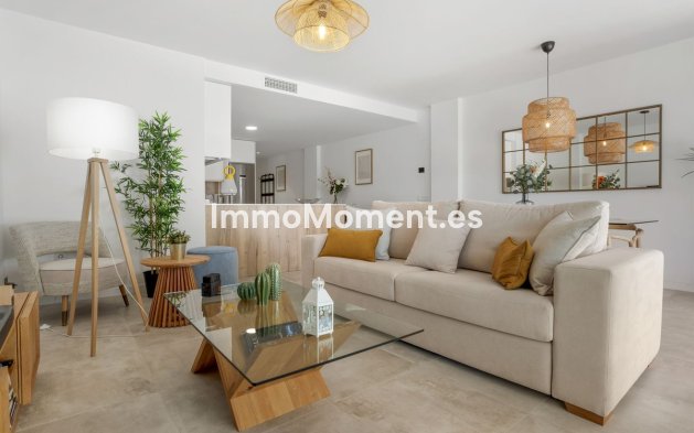 Apartamento - Reventa - Estepona  - Estepona Centro