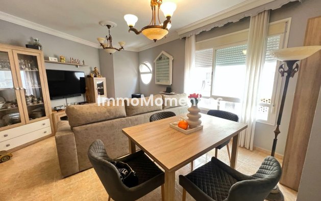Apartamento - Reventa - Estepona  - Estepona Centro
