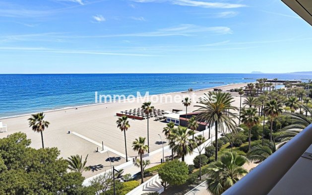 Apartamento - Reventa - Estepona  - Estepona Centro
