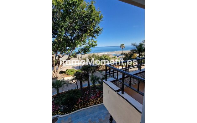 Apartamento - Reventa - Estepona  - Estepona Centro