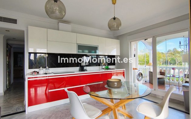 Apartamento - Reventa - Marbella - Nueva Andalucía