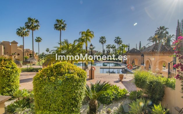 Apartment - Resale - Estepona - Atalaya