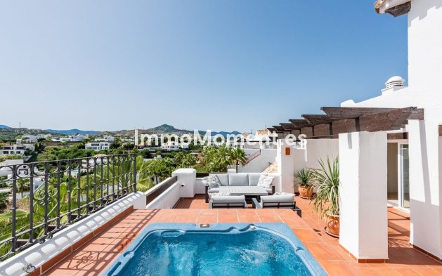 Apartment - Resale - Estepona - Atalaya