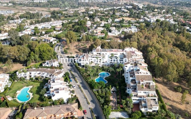 Apartment - Resale - Estepona - Atalaya