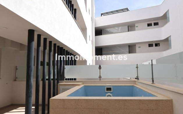 Apartment - Resale - Estepona - Estepona Centro