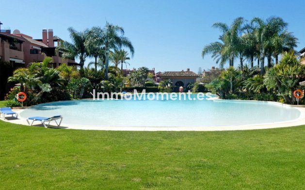 Apartment - Resale - Marbella - Guadalmina Baja