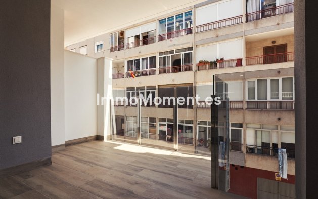 Apartment - Resale - Torrevieja - Torrevieja Centro