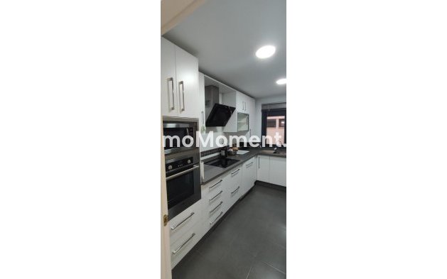 Apartment - Wiederverkauf - Málaga - Málaga Centro