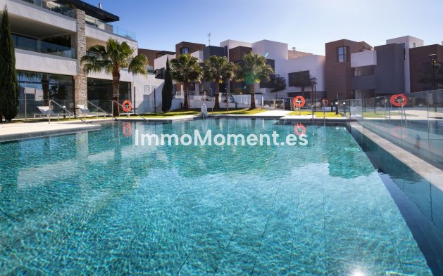 Apartment - Wiederverkauf - Marbella - Cabopino