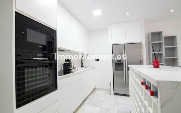 Apartment - Wiederverkauf - Marbella - Puerto Banús