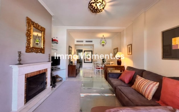 Appartement - Lange termijn verhuur - Estepona  - Hacienda del Sol