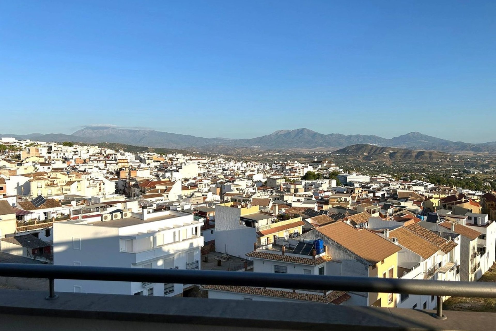 Bestaande woning - Appartement - Binnenland  - Alhaurín el Grande Centro