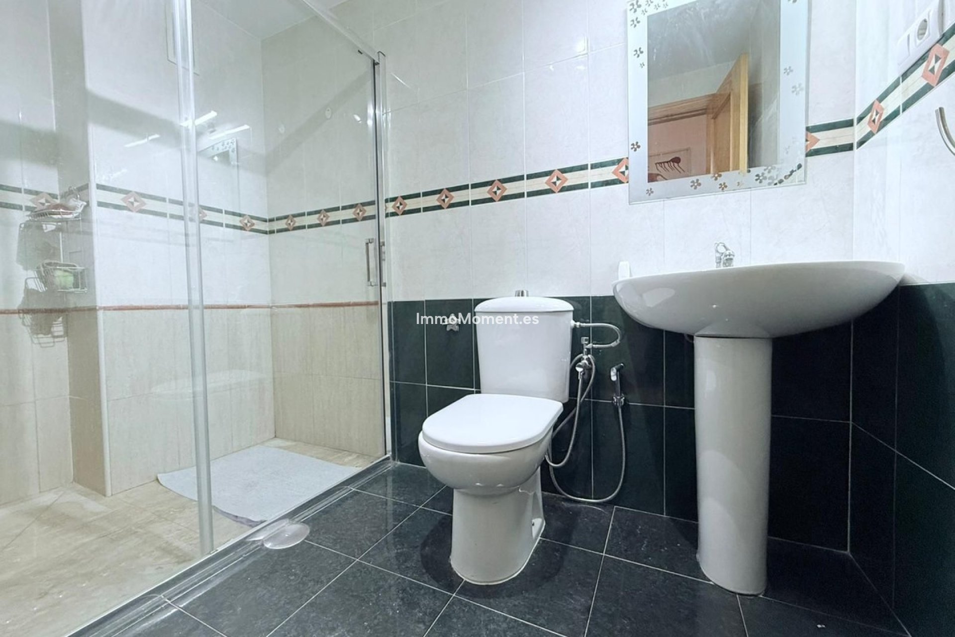 Bestaande woning - Appartement - Binnenland  - Alhaurín el Grande Centro