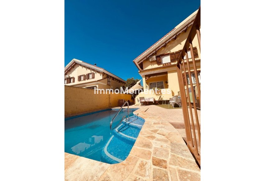 Bestaande woning - Geschakelde woning - Binnenland  - Alhaurín de la Torre