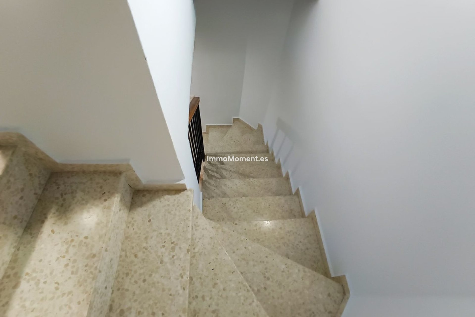 Bestaande woning - Geschakelde woning - Binnenland  - Alhaurín de la Torre