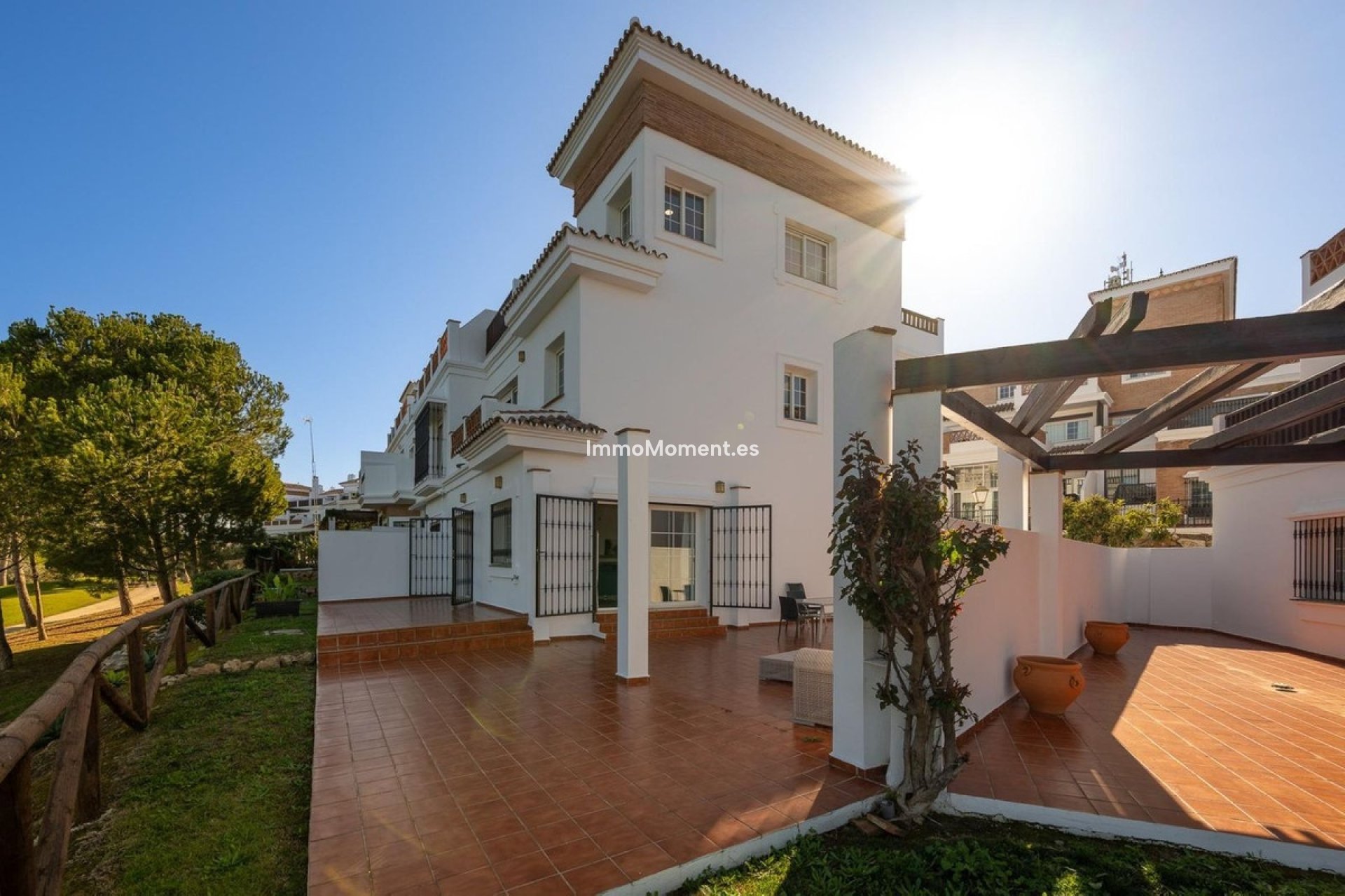 Bestaande woning - Geschakelde woning - Binnenland  - Alhaurín de la Torre