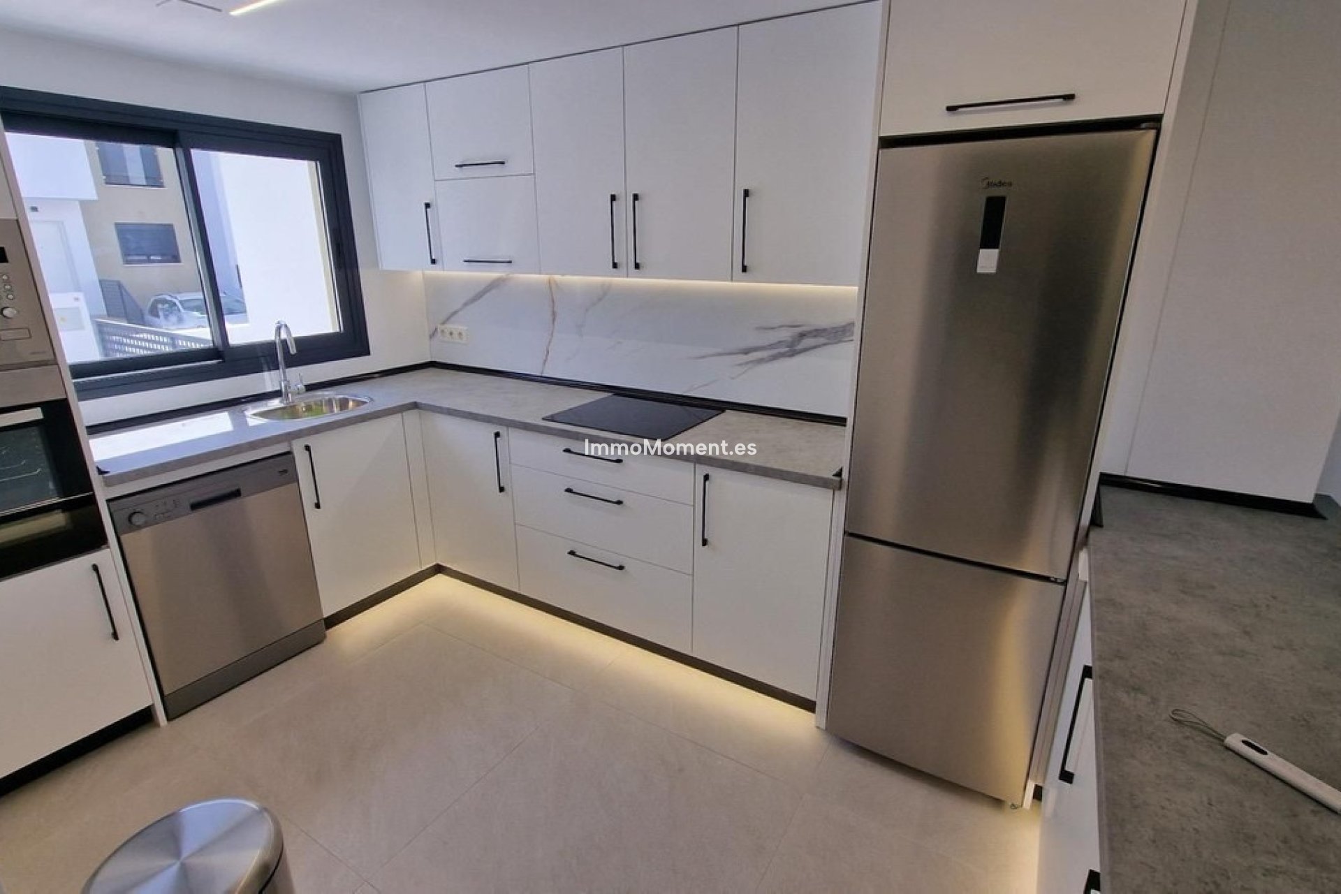 Bestaande woning - Geschakelde woning - Binnenland  - Alhaurín de la Torre