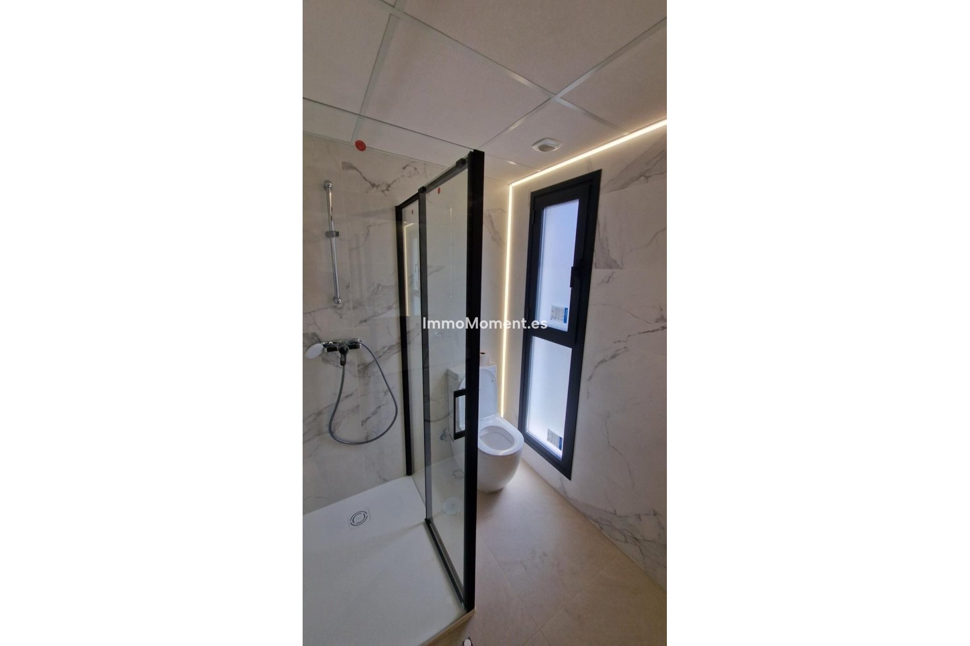 Bestaande woning - Geschakelde woning - Binnenland  - Alhaurín de la Torre