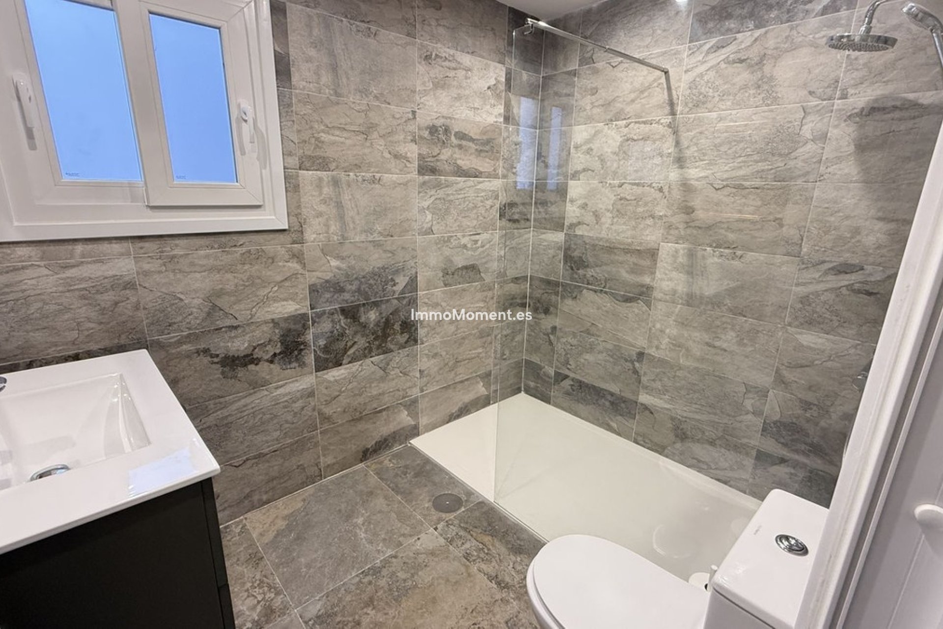 Bestaande woning - Geschakelde woning - Binnenland  - Alhaurín el Grande Centro