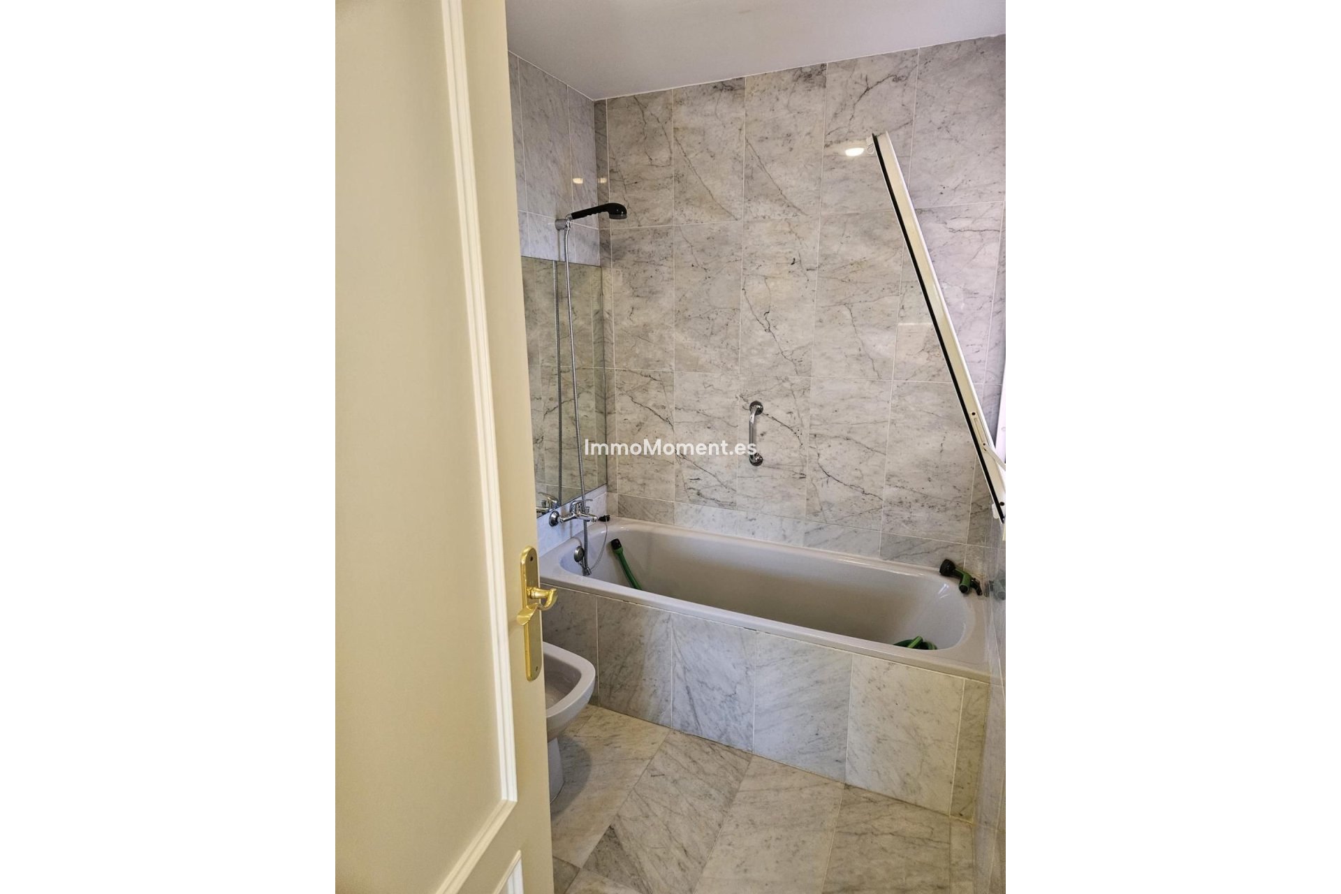 Bestaande woning - Geschakelde woning - Estepona  - Atalaya