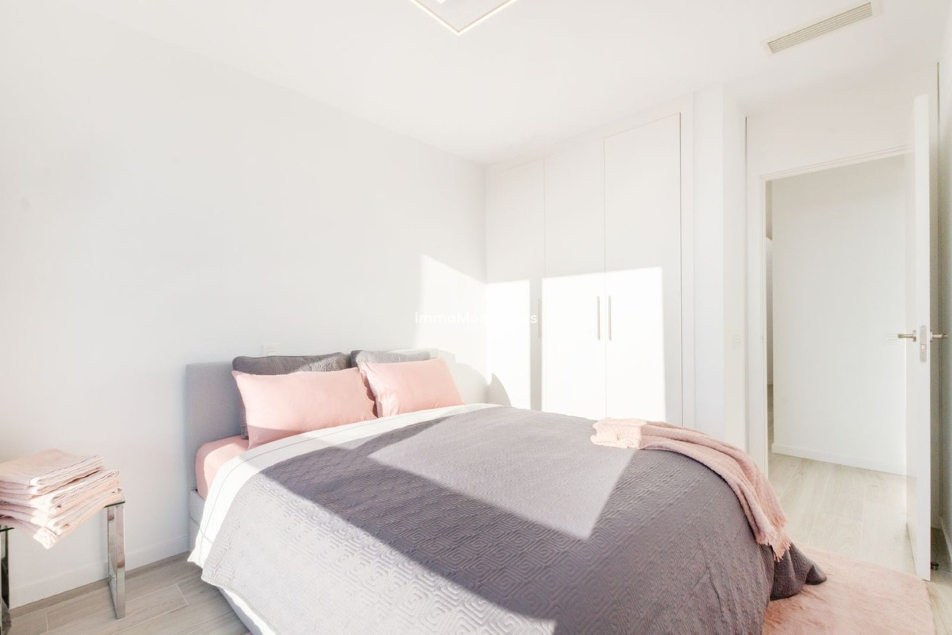 Bestaande woning - Geschakelde woning - Estepona  - Cancelada