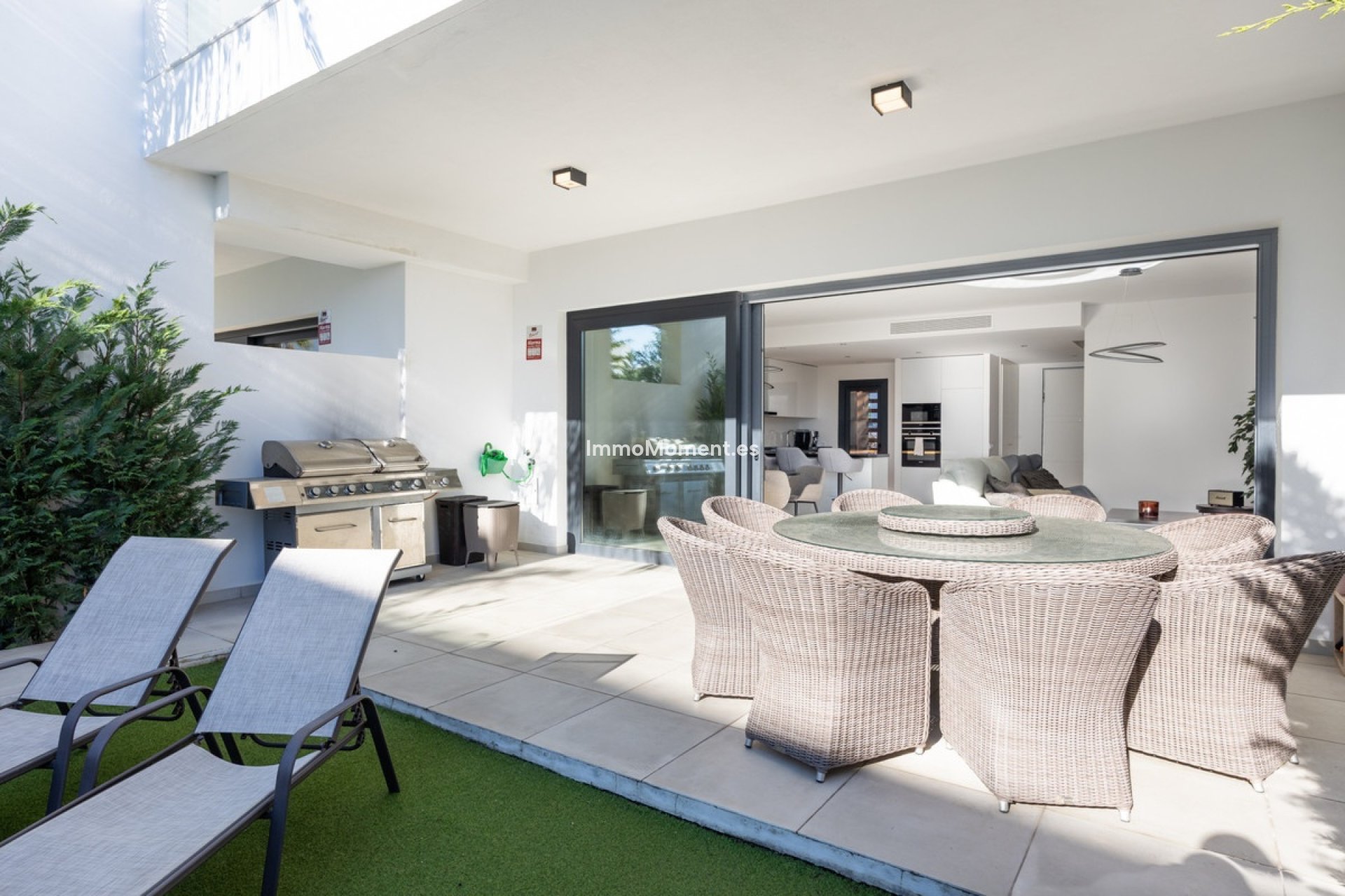 Bestaande woning - Geschakelde woning - Estepona  - Estepona Centro