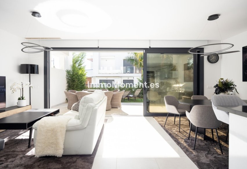 Bestaande woning - Geschakelde woning - Estepona  - Estepona Centro