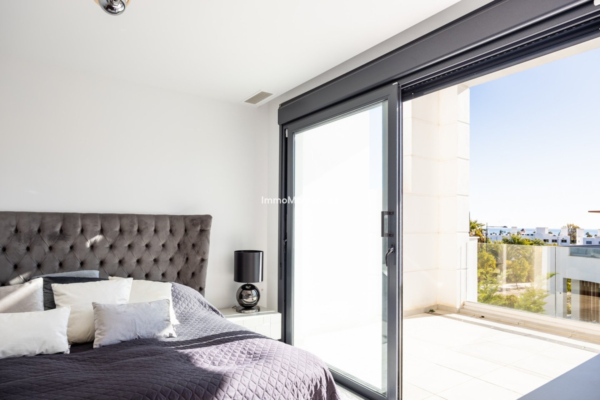 Bestaande woning - Geschakelde woning - Estepona  - Estepona Centro