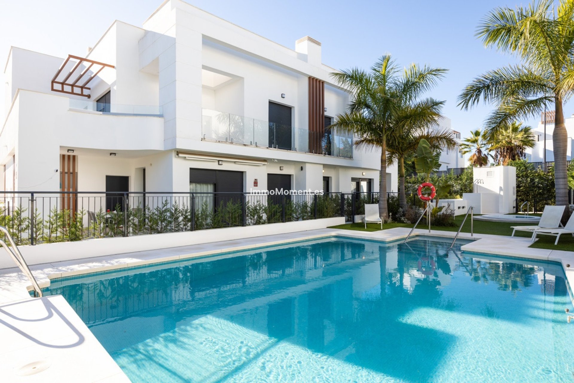 Bestaande woning - Geschakelde woning - Estepona  - Estepona Centro