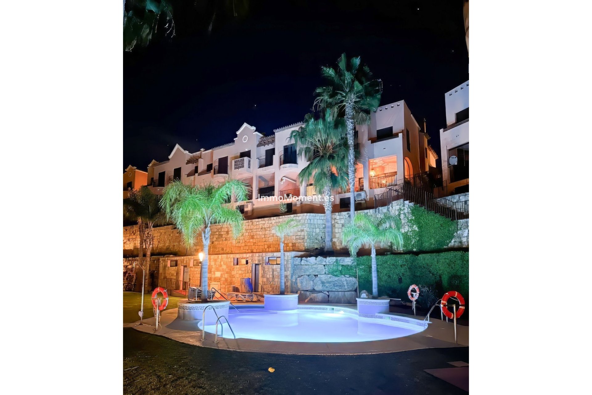 Bestaande woning - Geschakelde woning - Estepona  - Estepona Centro