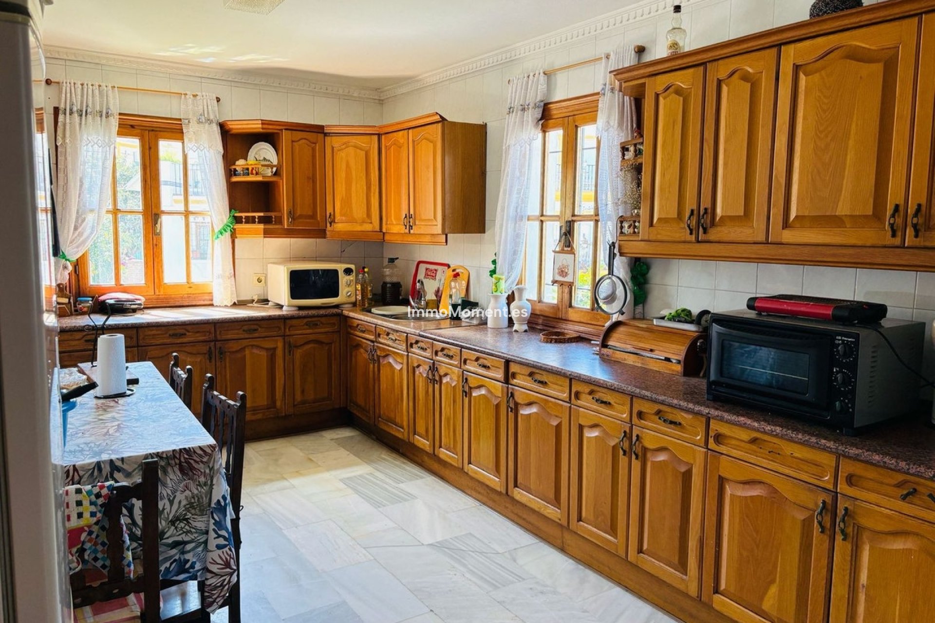 Bestaande woning - Geschakelde woning - Estepona  - Estepona Centro