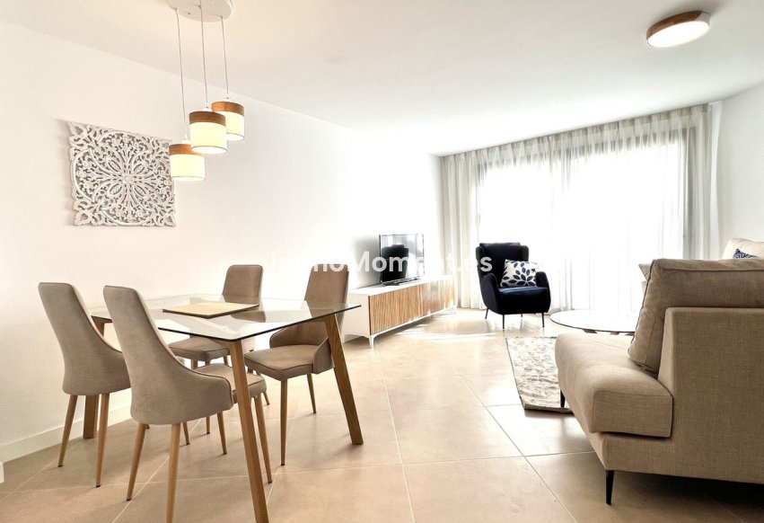 Bestaande woning - Geschakelde woning - Estepona  - Estepona Centro