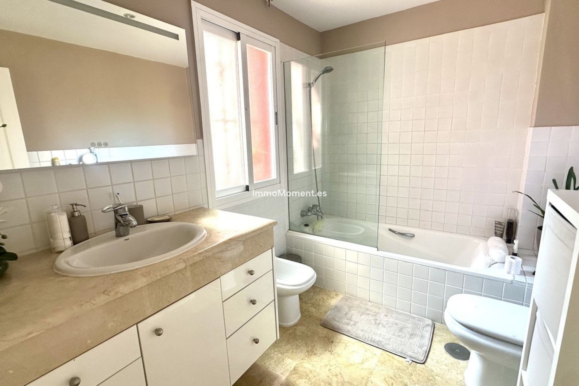 Bestaande woning - Geschakelde woning - Estepona  - Estepona Centro