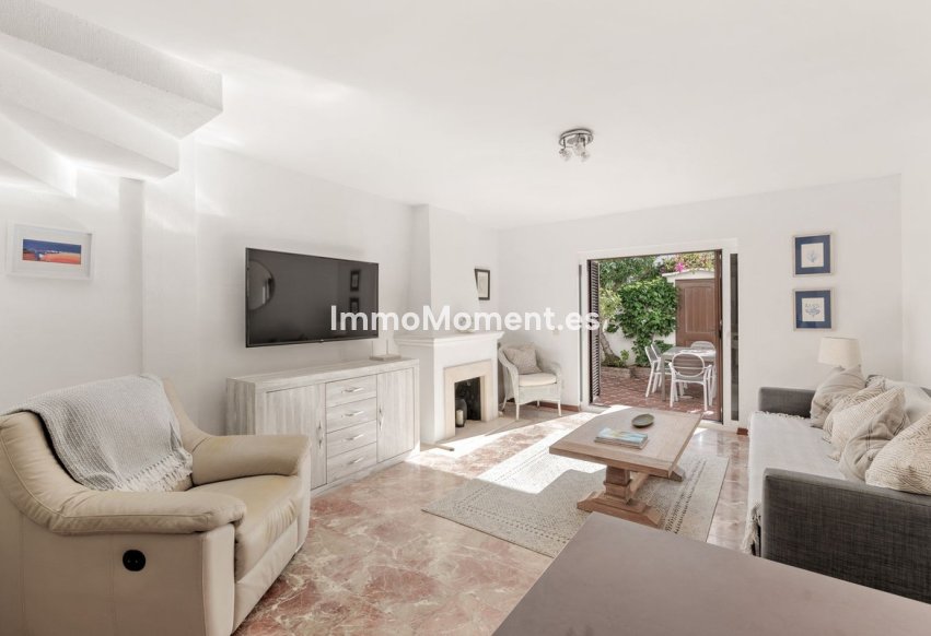 Bestaande woning - Geschakelde woning - Estepona  - Estepona Centro