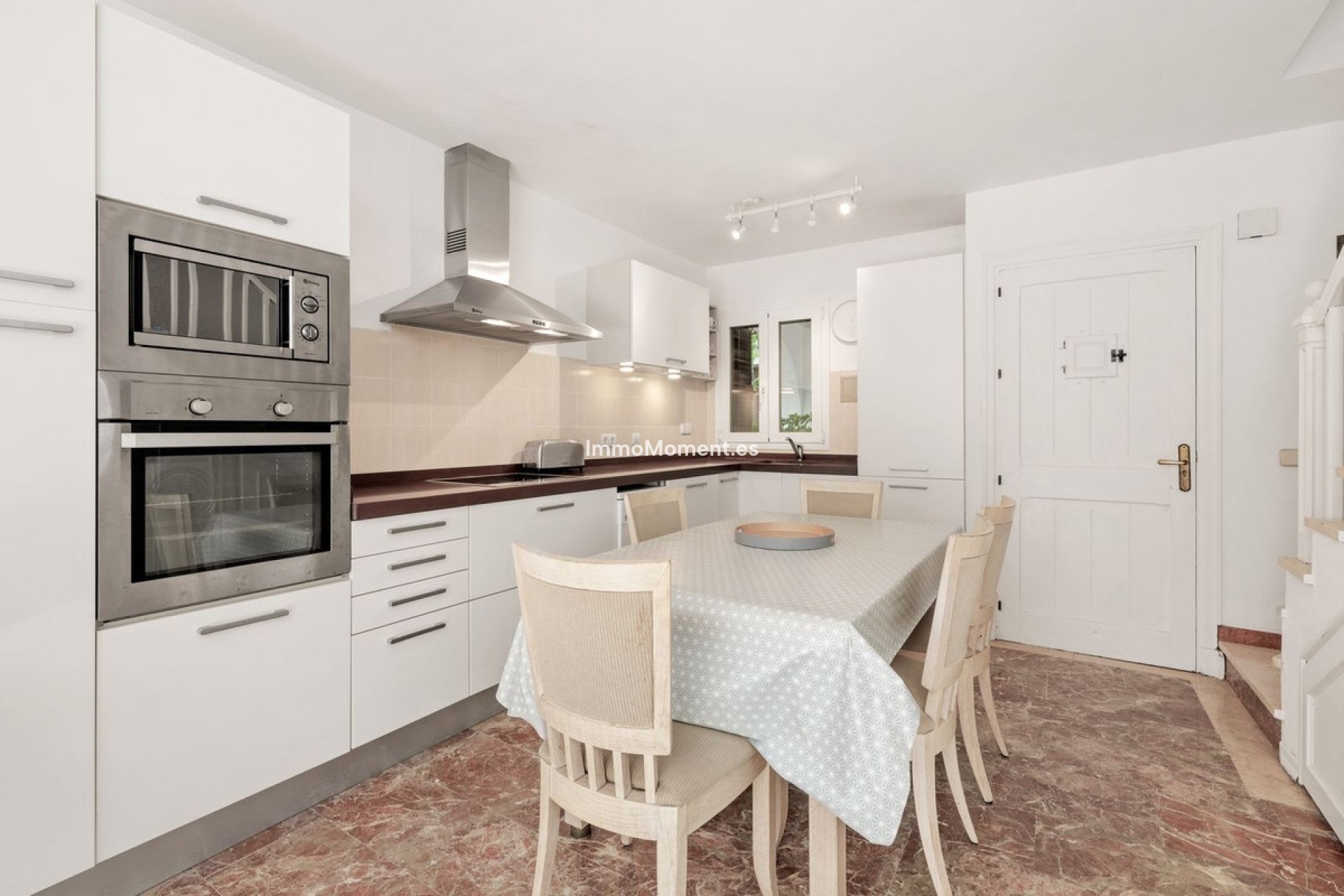 Bestaande woning - Geschakelde woning - Estepona  - Estepona Centro