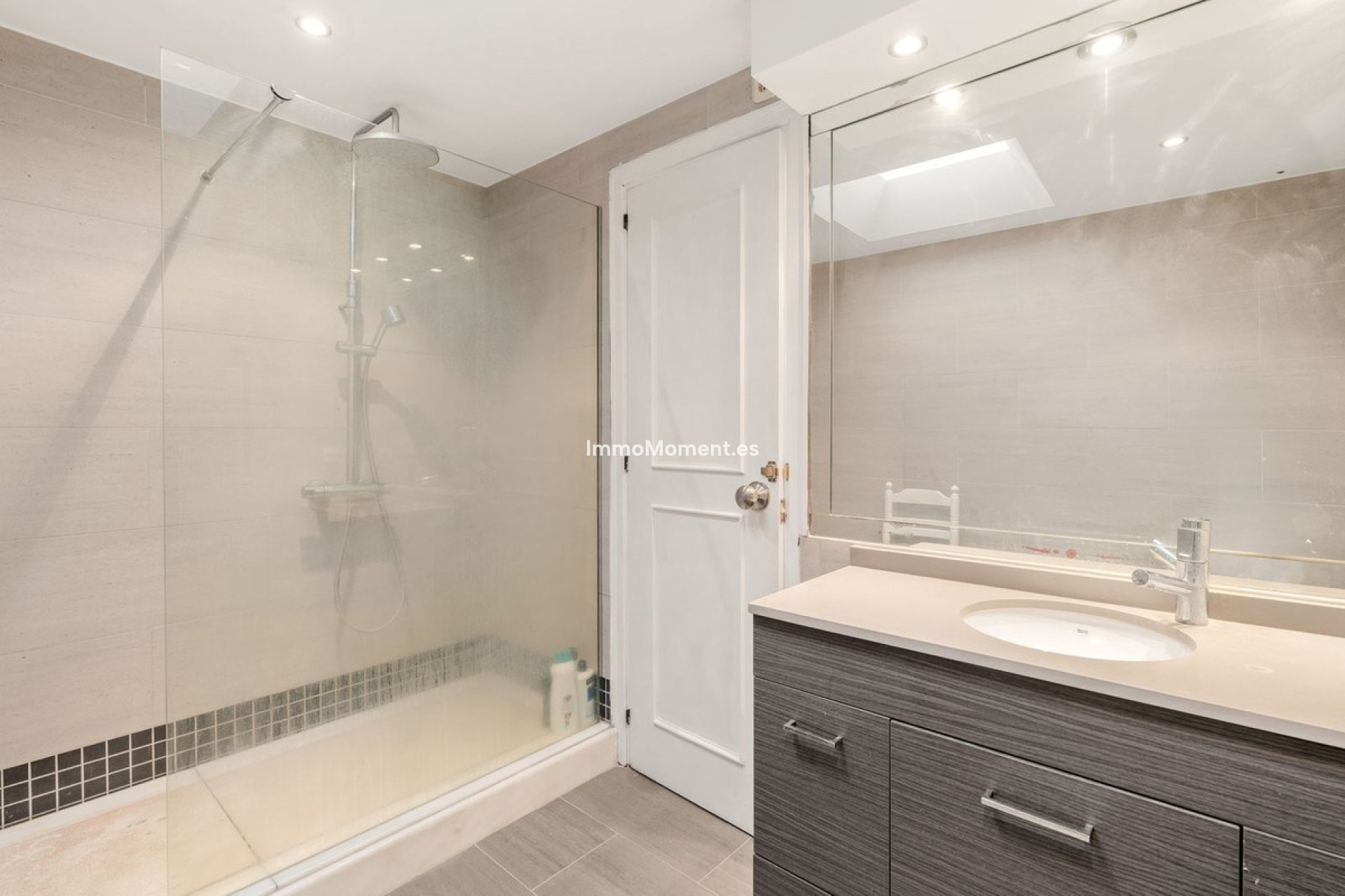 Bestaande woning - Geschakelde woning - Estepona  - Estepona Centro