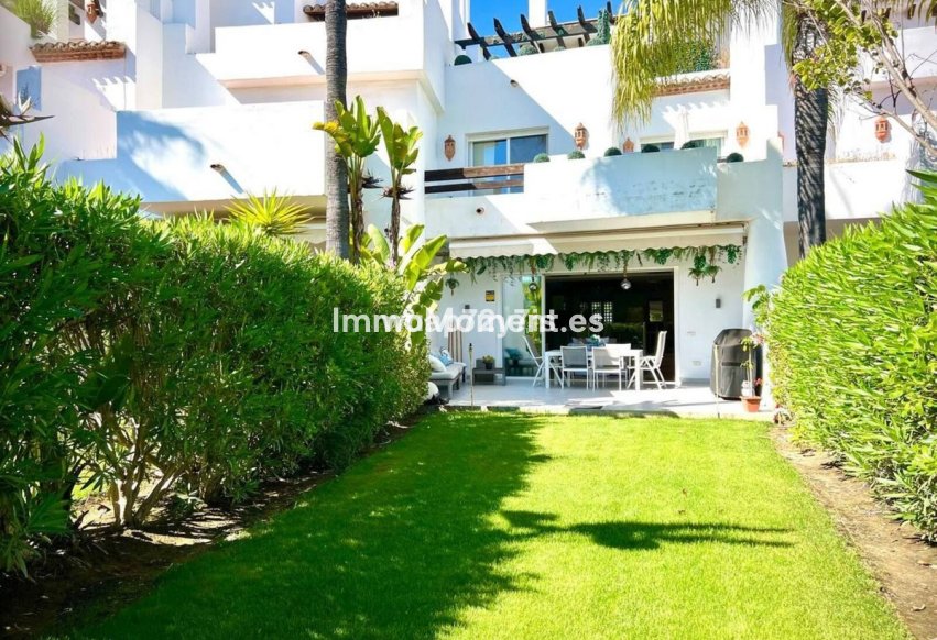 Bestaande woning - Geschakelde woning - Estepona  - Estepona Centro