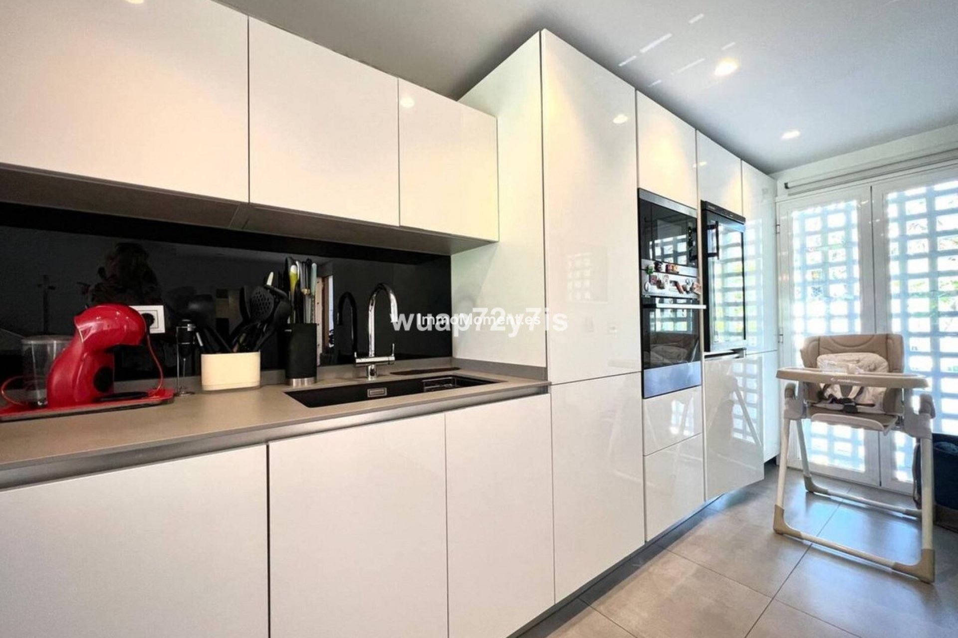 Bestaande woning - Geschakelde woning - Estepona  - Estepona Centro