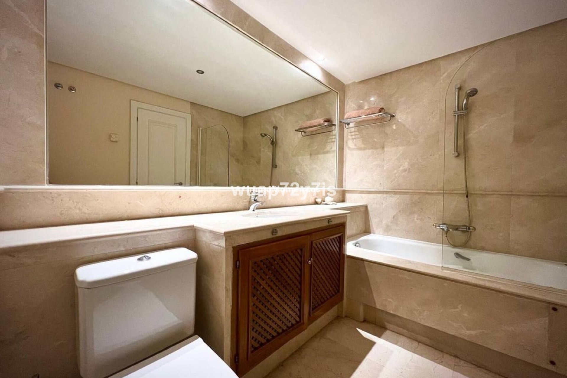 Bestaande woning - Geschakelde woning - Estepona  - Estepona Centro